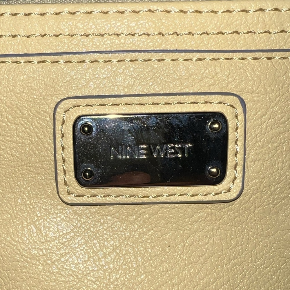 Nine West Beautiful Yellow Purse Triple Compartment Hand Bag Striped Interior - Picture 6 of 9